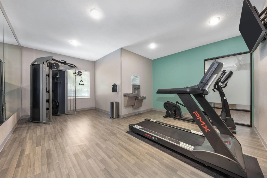 ECHO Suites Extended Stay by Wyndham Dallas Plano/Richardson