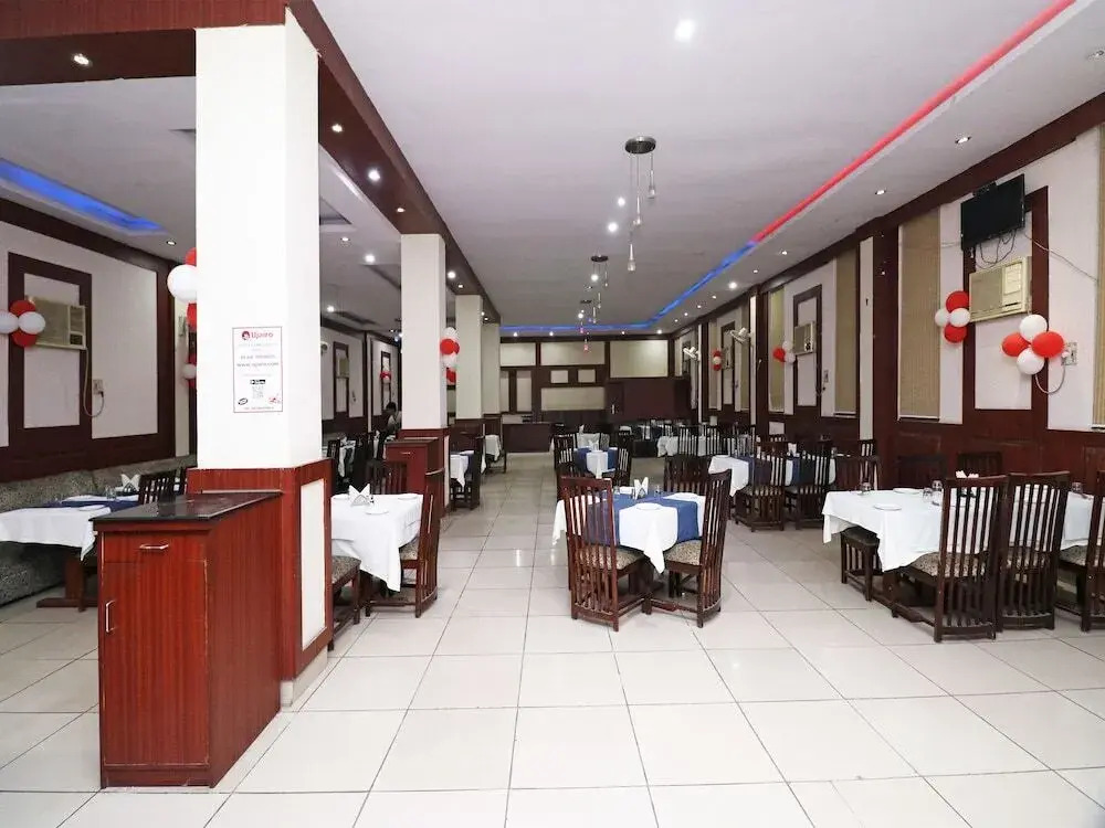 Hotel Grand Melrose by OYO Rooms