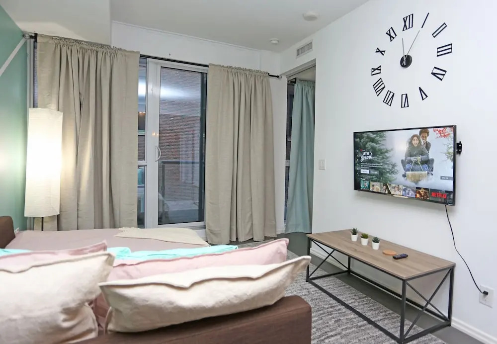 Marvelous 2 Bdrm in Downtown Toronto