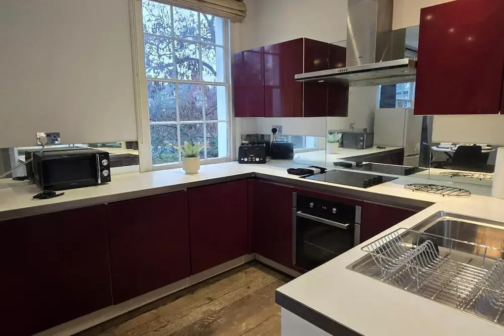 Apartment - Sleeps 6 & Near Station