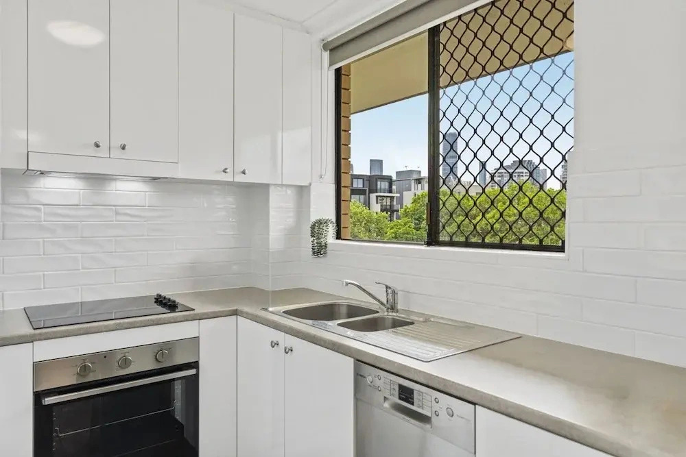 Bright 2-bed Apartment in Leafy New Farm