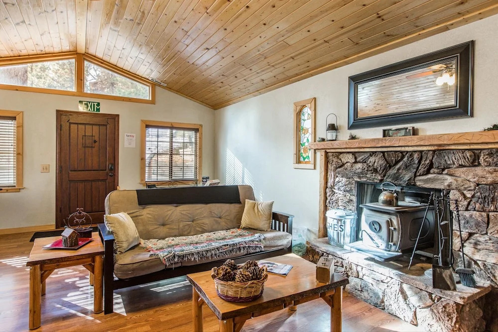 Moonridge Charmer - 2 Br Home