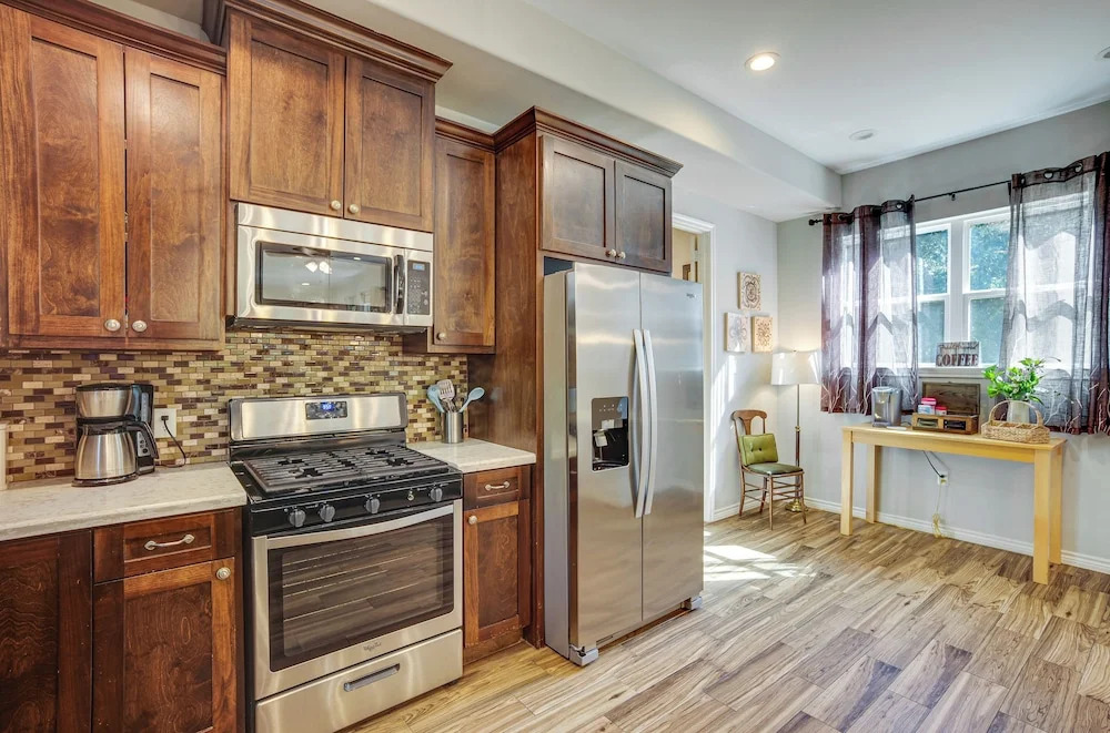 Pet-friendly Tomball Home: Walk to Main Street!