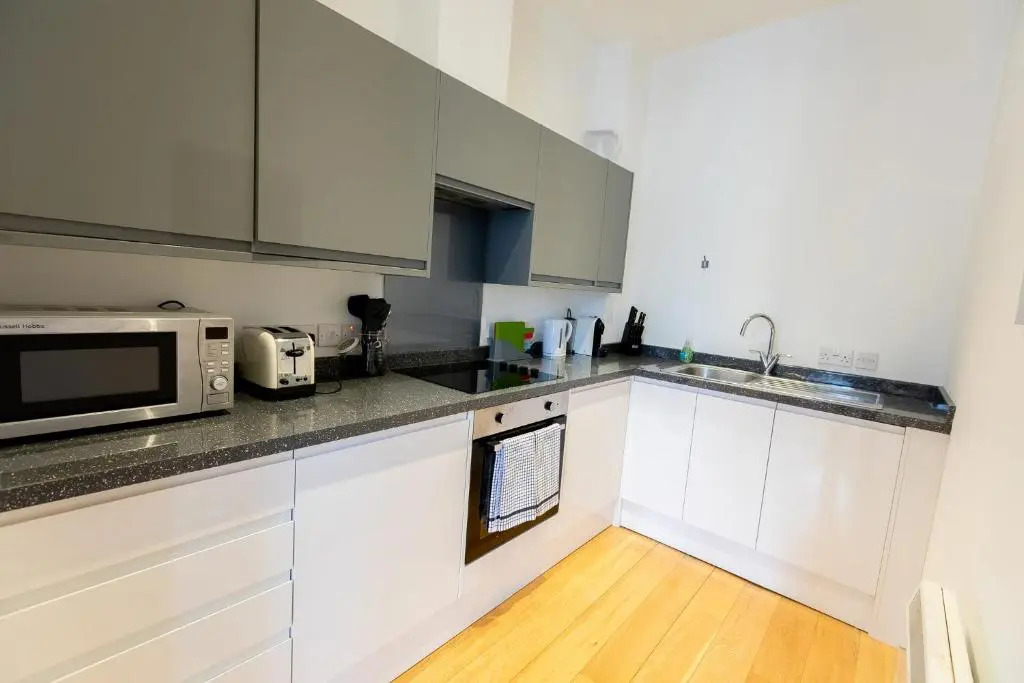 Modern and Spacious 1 Bed Apartment City Centre