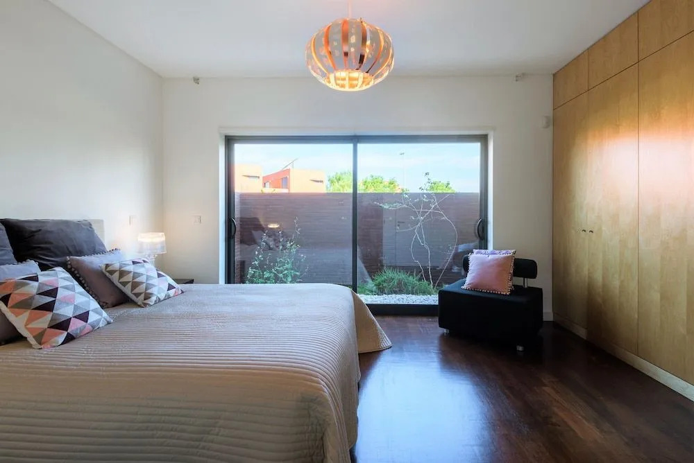 L Orangerie CA by Intiholidays