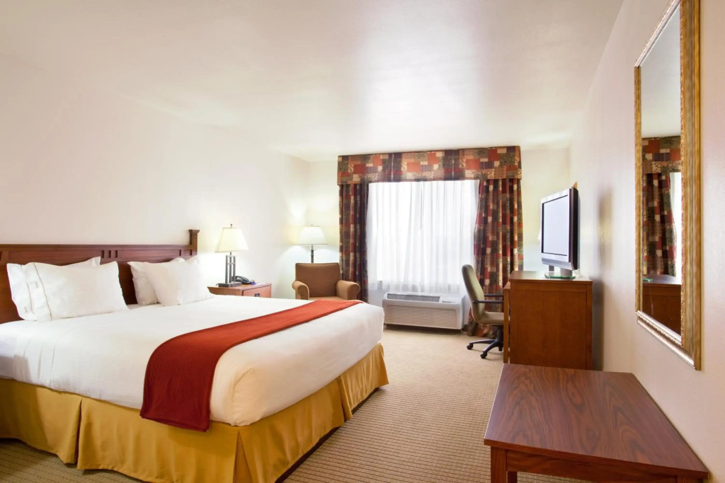 Holiday Inn Express Hotel & Suites Mattoon by IHG