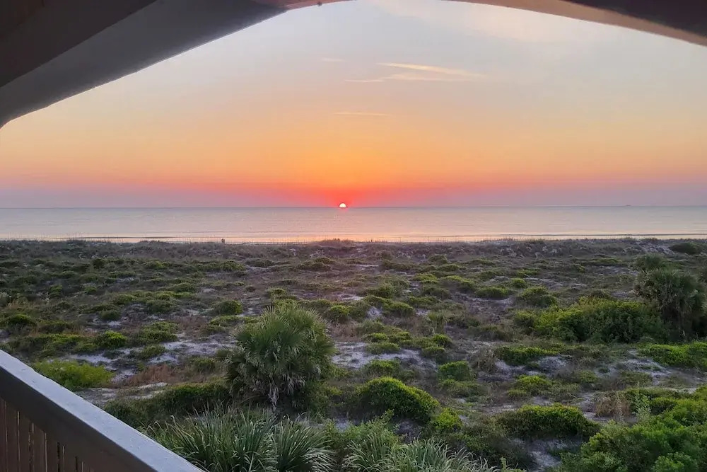 Lovely Ocean-view Condo With Pools, hot Tubs, Private W/d, & Central AC