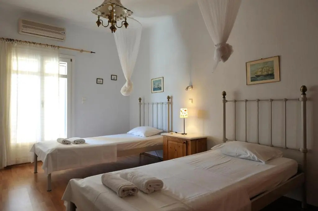 Parian Holiday Villas