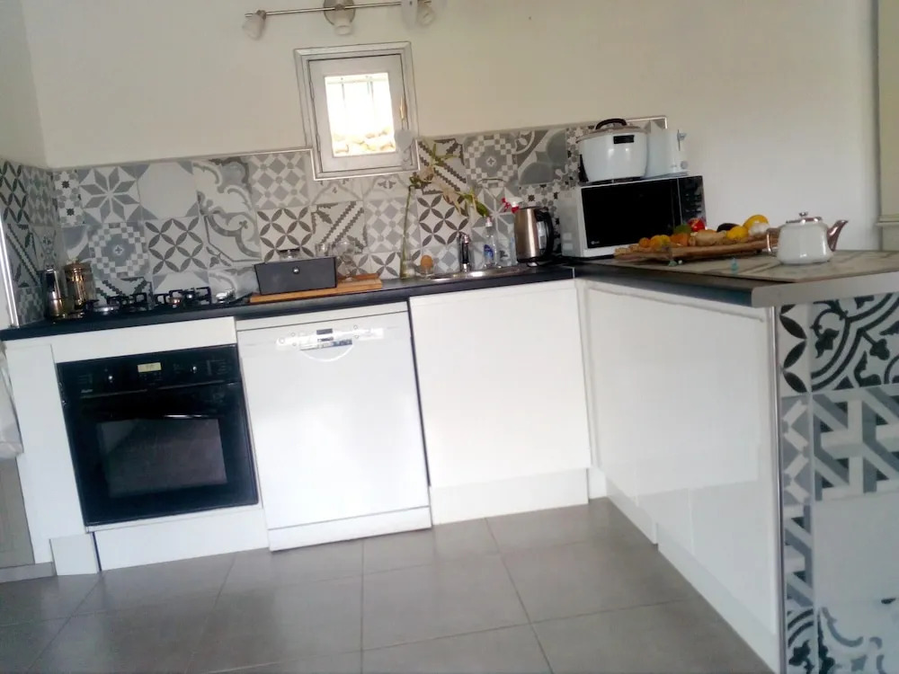 House With 3 Bedrooms in Toulon, With Enclosed Garden and Wifi - 4 km