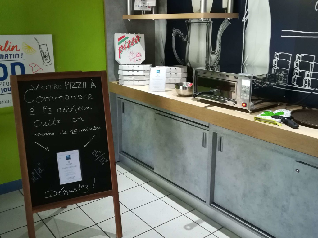 B&B HOTEL Nîmes Caissargues