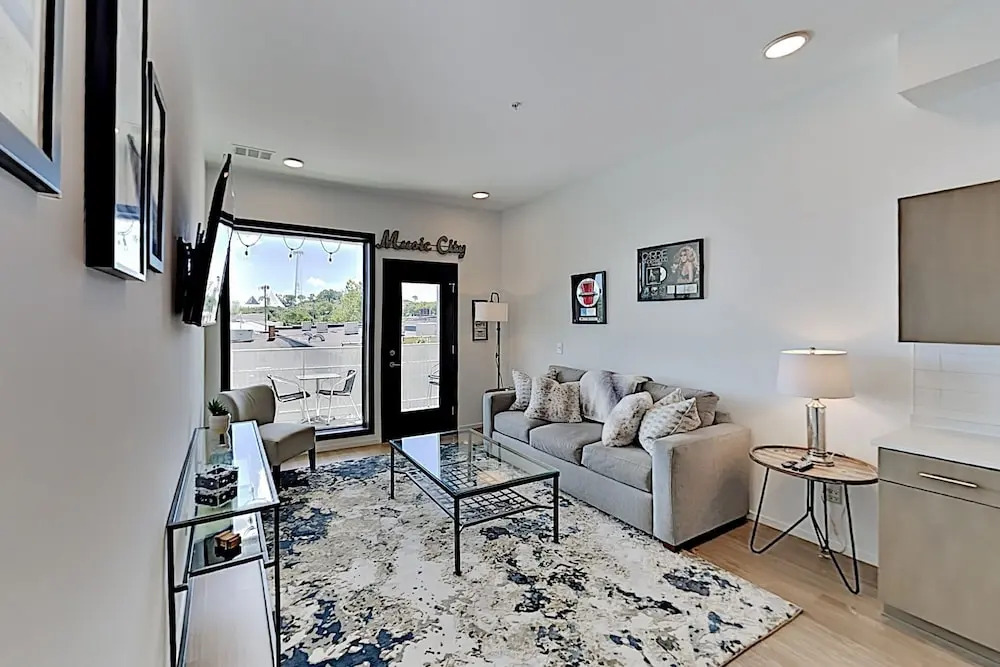 Illume Urban Showstopper Private Balcony 1 Bedroom Condo
