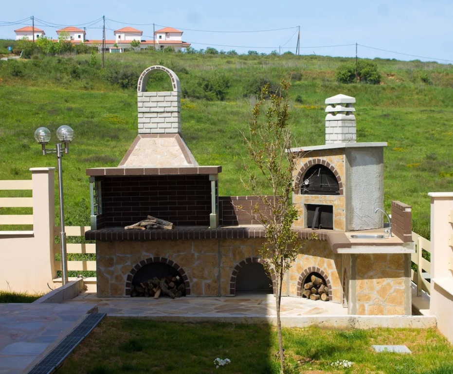 Ianthi Maisonettes