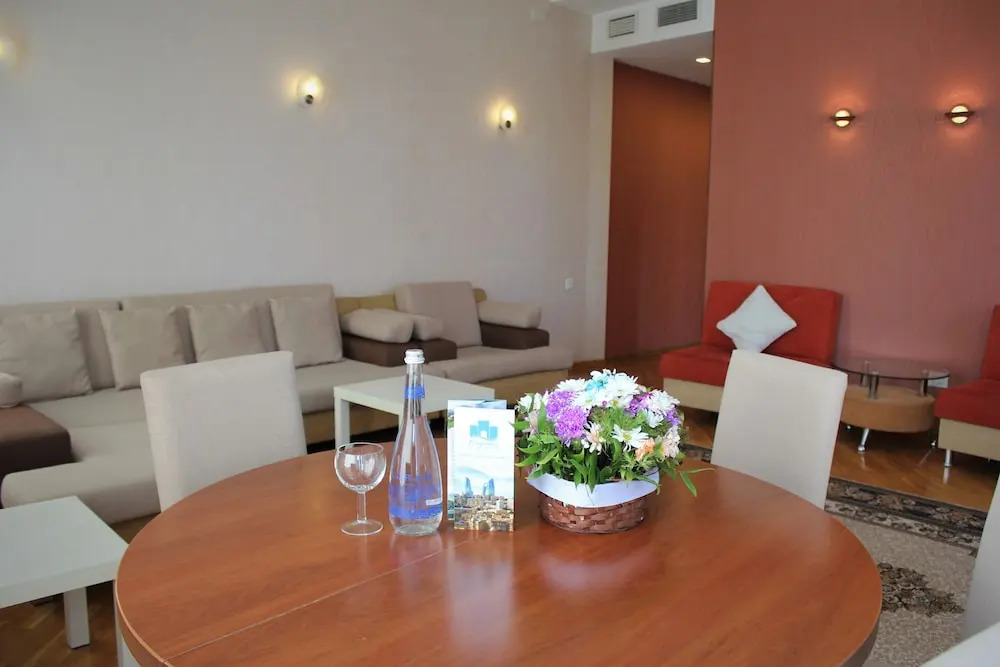 Apartment on Zivarbay Ahmadbayov 10