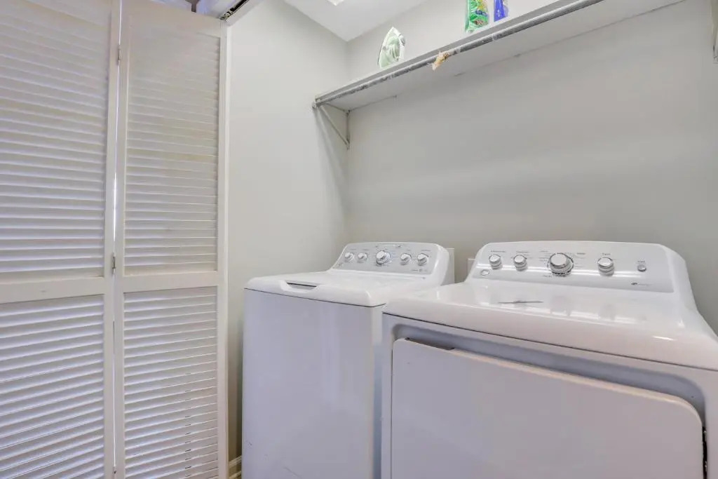 Eagle s Nest - Spacious Loft Downtown - Near GSU