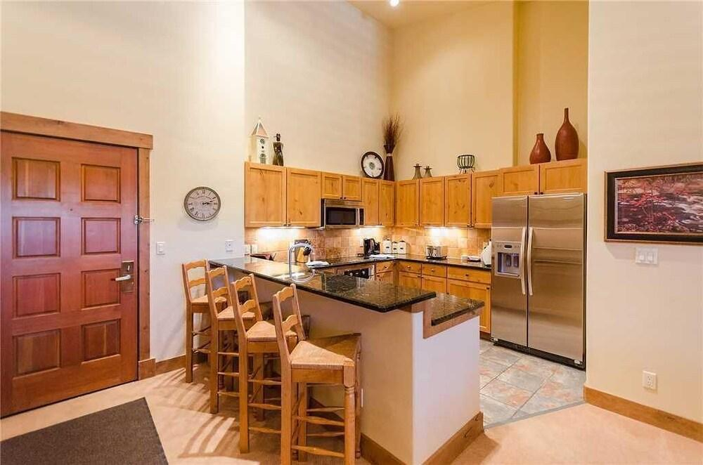 3308 Champagne Lodge, Trappeur's Crossing Apartment 3