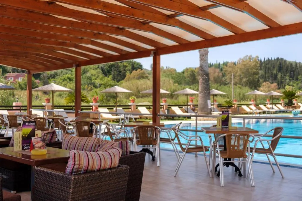 Lagoon Hotel & Apartments