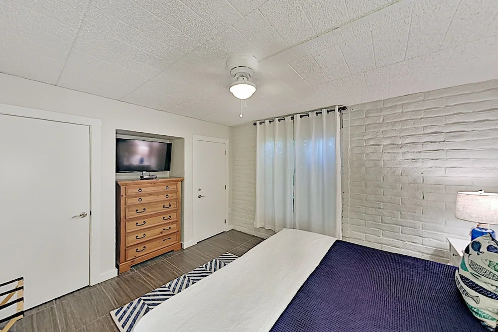Remodeled Gulf-front Getaway W/ 2 Pools & Tennis 1 Bedroom Condo