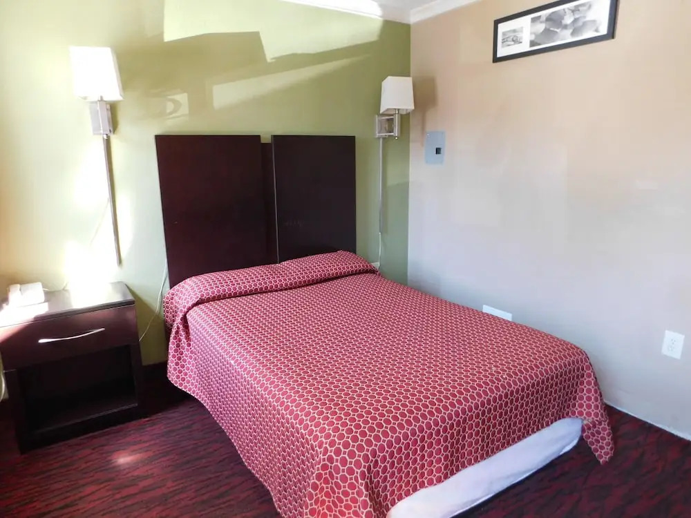 Mounts Motel
