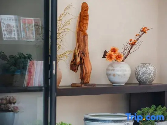 HOMESTY WABISABI Oxygen-rich Scenic Stay (Dukezong Ancient Town Giant Buddha Temple Branch)