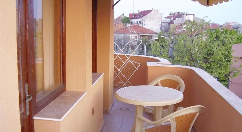 Hristovi Apartments & Studios