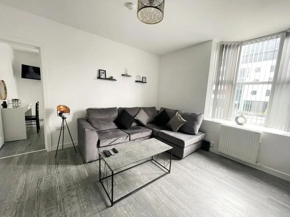 Flat 2 Hagley Road