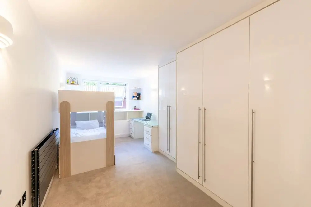 Stylish Two Bedroom Flat BCA