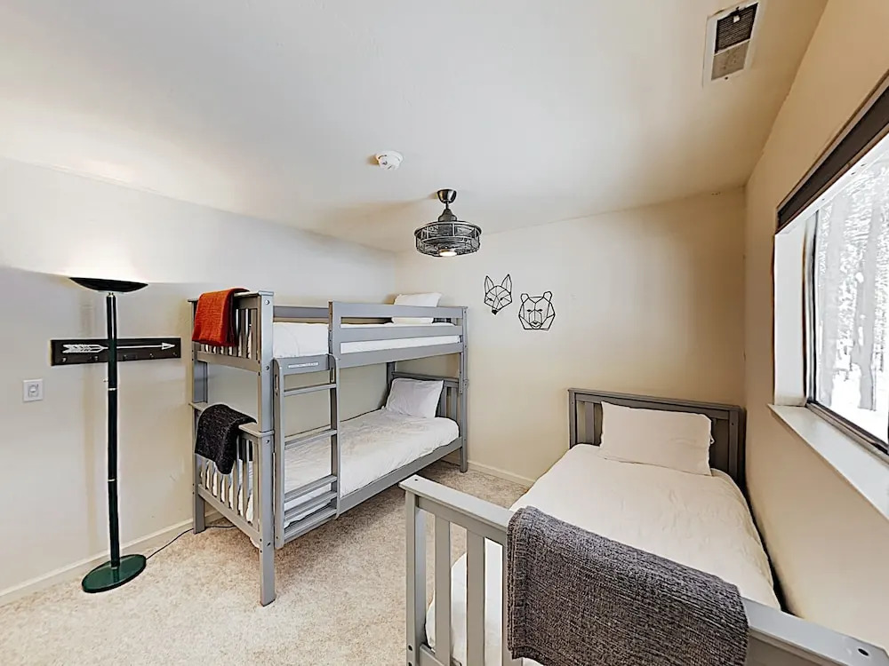 1622 Atroari St Home 3 Bedrooms 2 Bathrooms Home