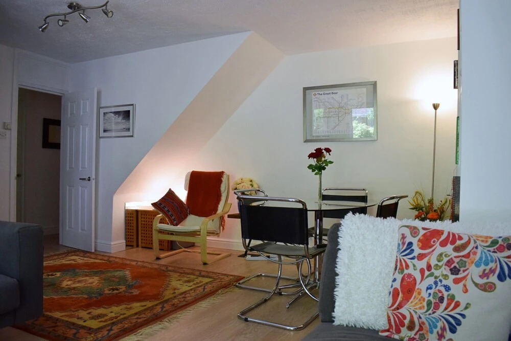 2 Bedroom Home in Angel