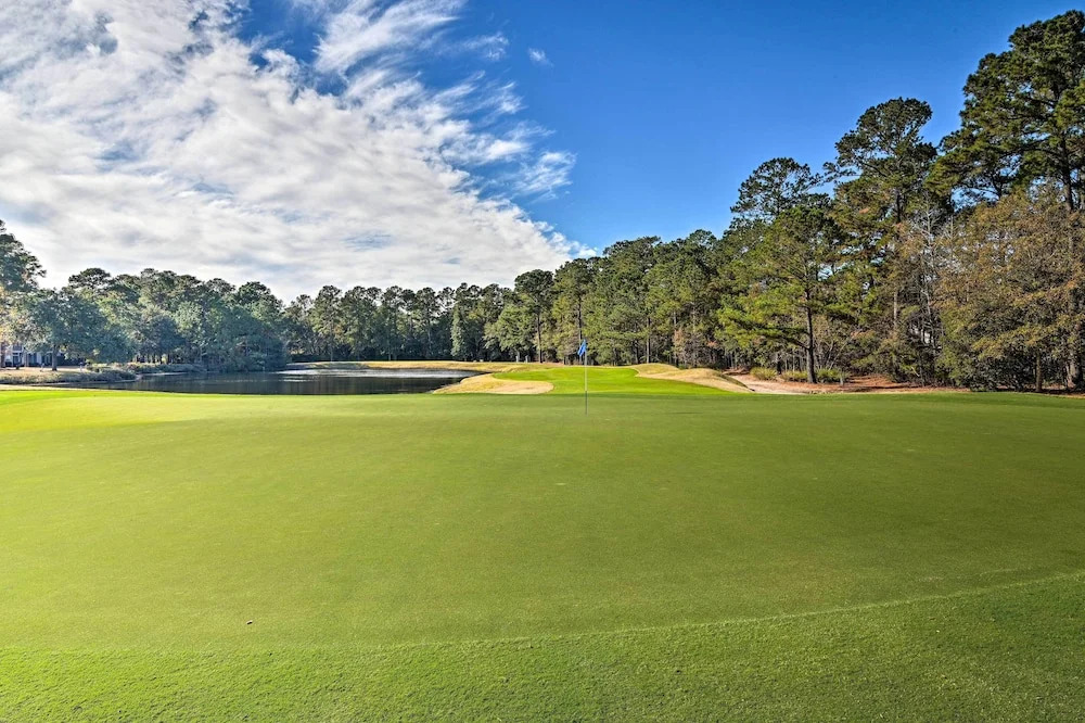 Highend Pawleys Island Condo w/ Porch & Pools!