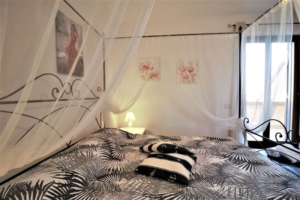 Holidaycasa Emiliano - Villa con Giardino Privato