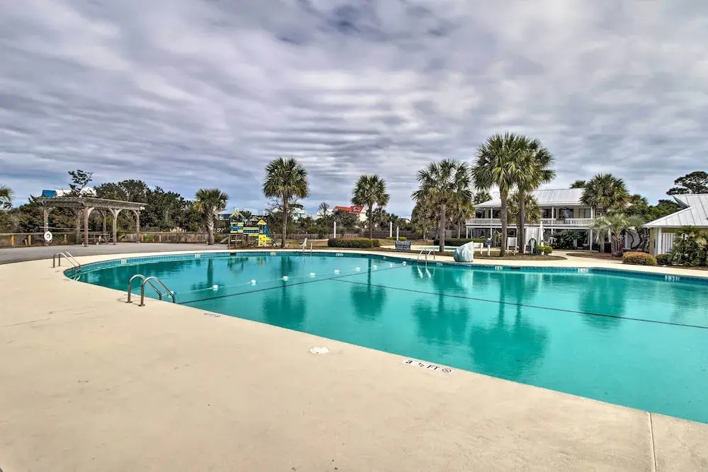 Steps to Pool & Beach: St. Helena Island Escape!