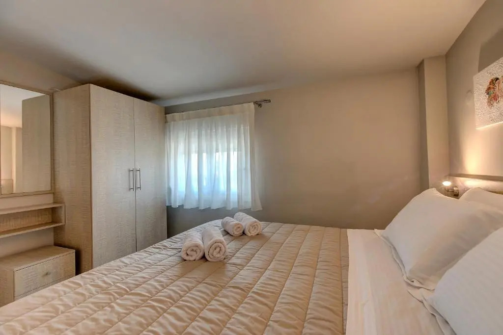 The House Of The Roses Seaview Superior Maisonette 3