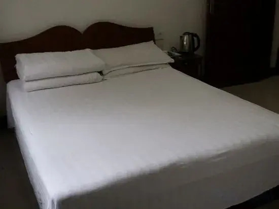 Yinglun Hotel