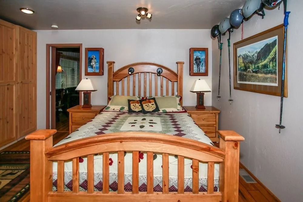 Bear Mountain Escape - 2 Br home by RedAwning