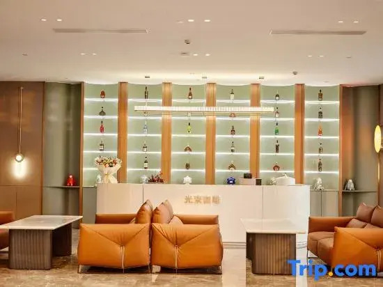 Zhumadian Zhengyang Jiangguo Avenue Lanou International Hotel
