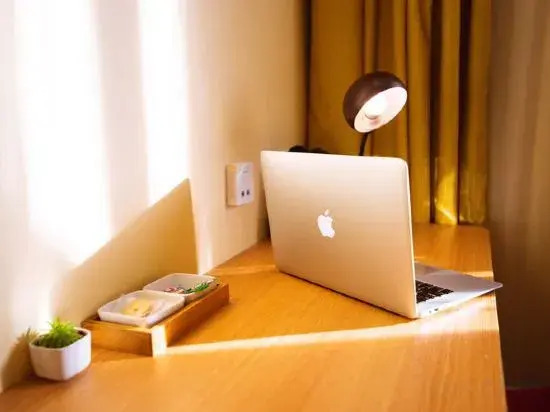 Home Inn (Shanghai Changxing Island Fenghuang Street)