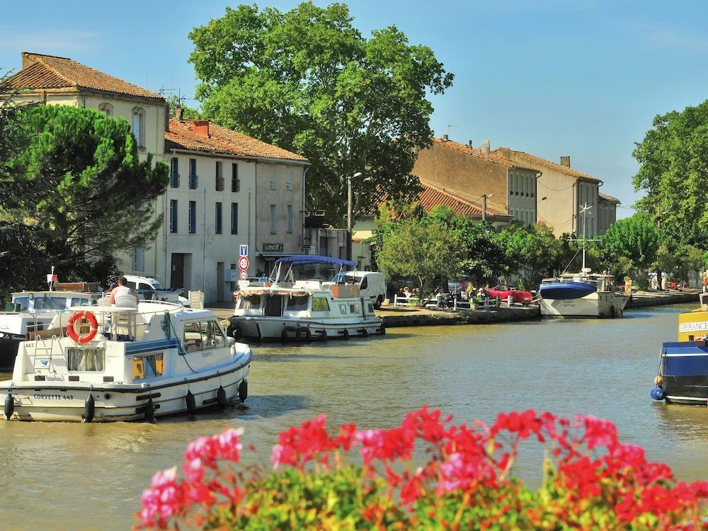 Dignified Apartment With Dishwasher and Near Canal du Midi