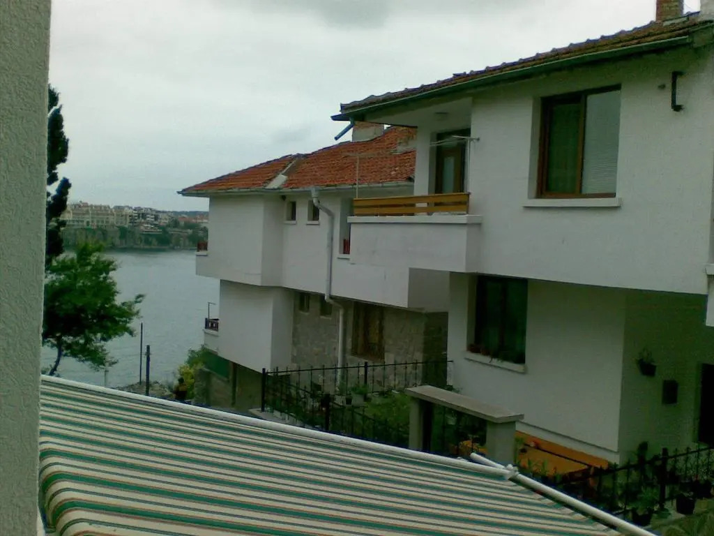 Farlalievi Guest House