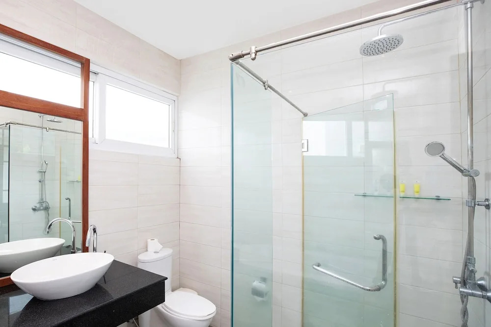 Miami-Style 2BR Pool Villa Janine Kamala
