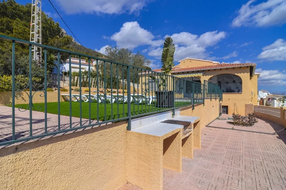 Villa - 4 Bedrooms with Pool, WiFi and Sea views - 104975