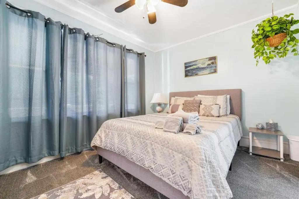 Cutest Nibley Park Bungalow