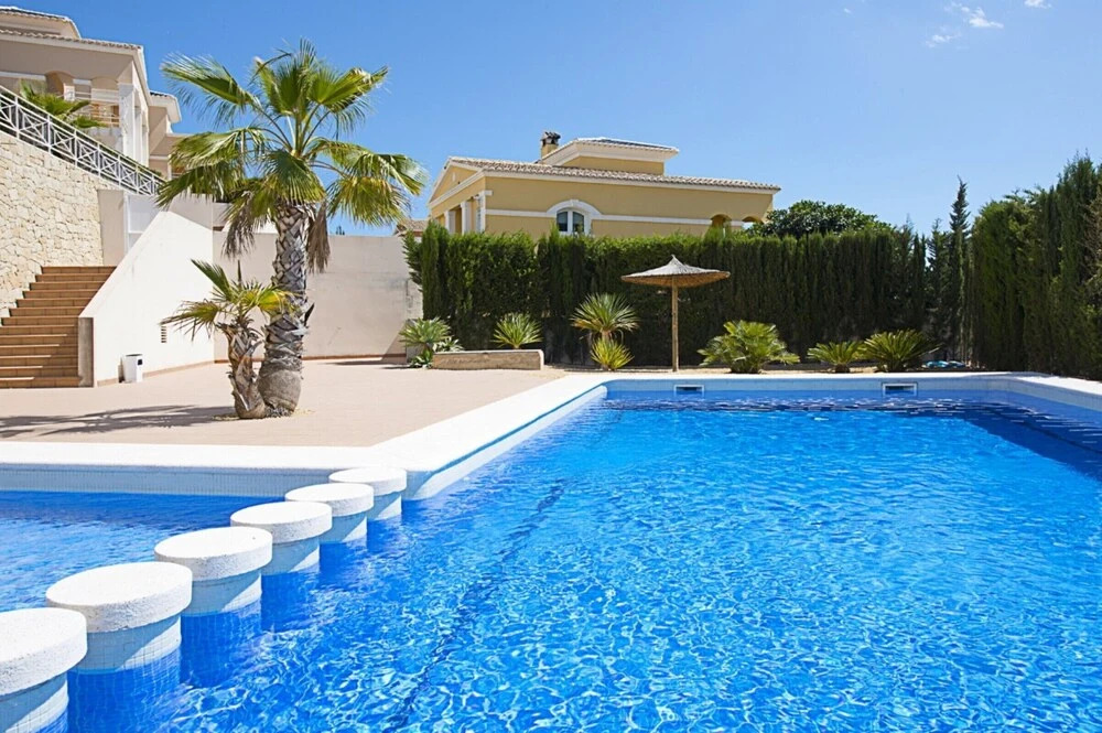 Bungalow - 3 Bedrooms with Pool and WiFi - 104999