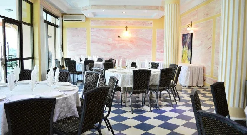Hotel Makepe Palace