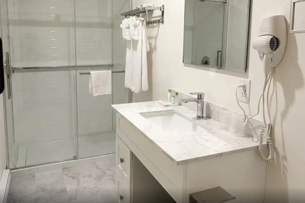 Maritime Inn, an Ascend Collection Hotel