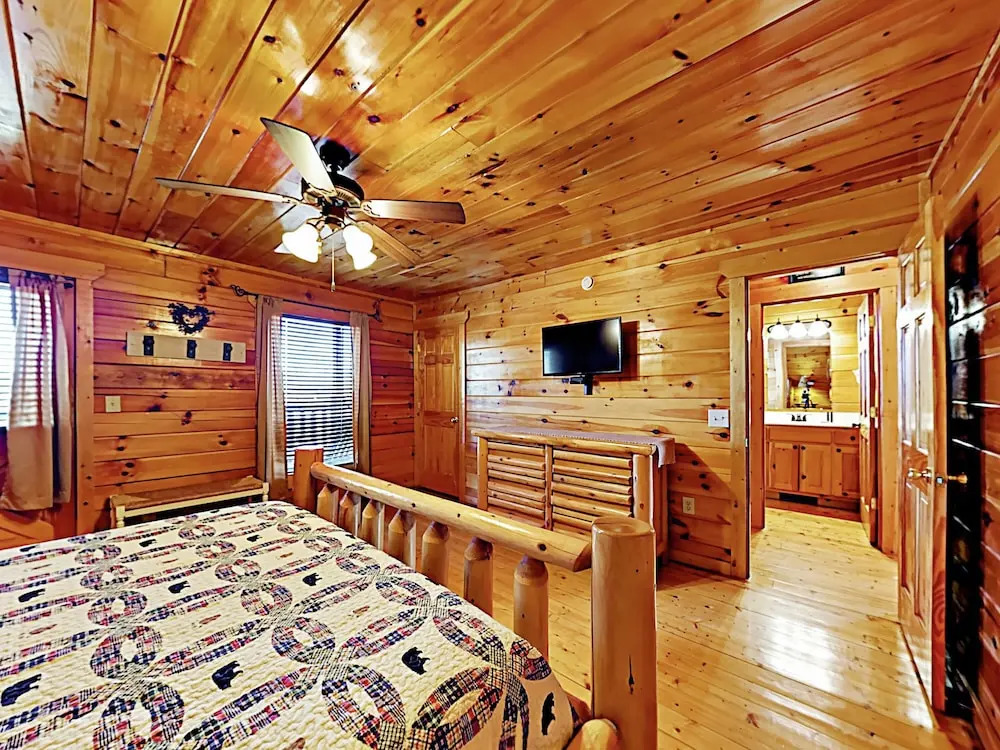 Upper Middle Creek 2 Cabins 6 Bedrooms 6 Bathrooms Cabin