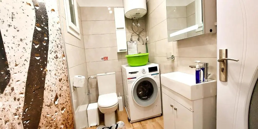 Apollo 4 - Luxury Apartment (City Center Studio)