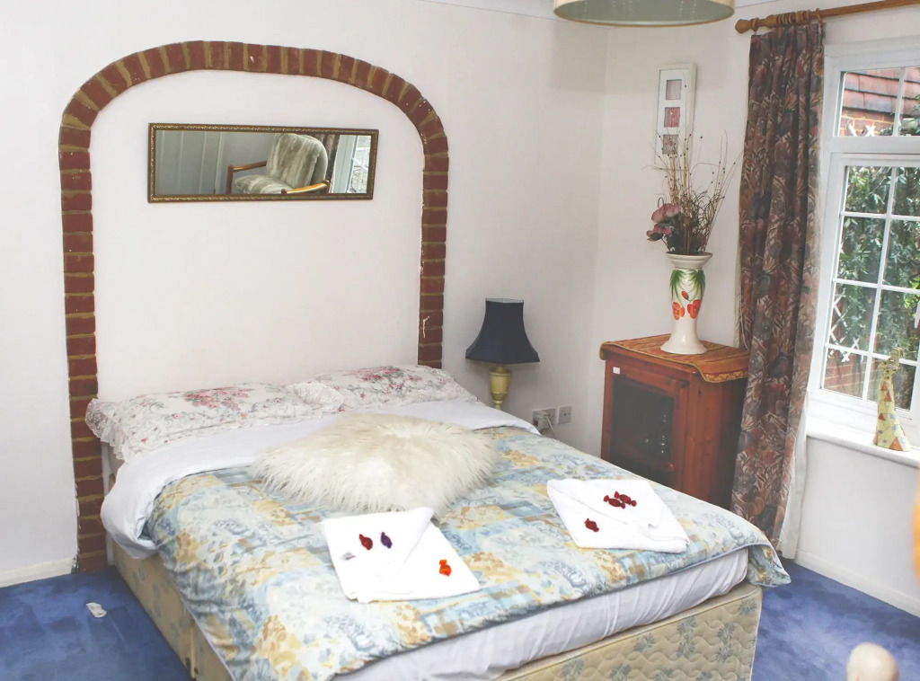 Da Vinci Guest House Gatwick Guest Parking, A Real Gem