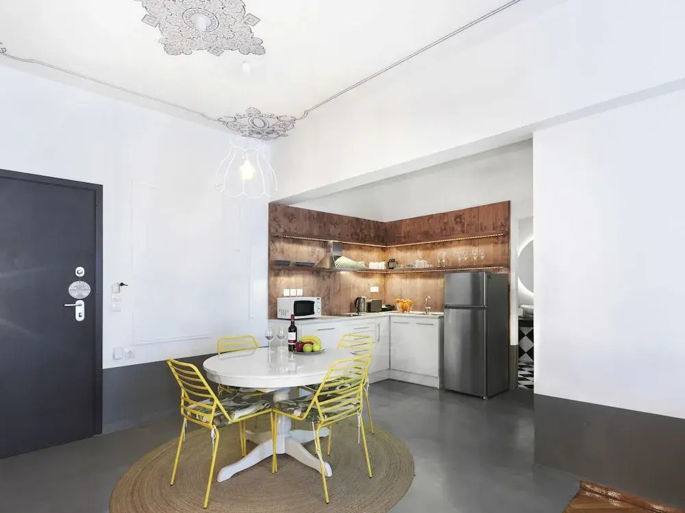 Athenian Apartment with Hot Tub