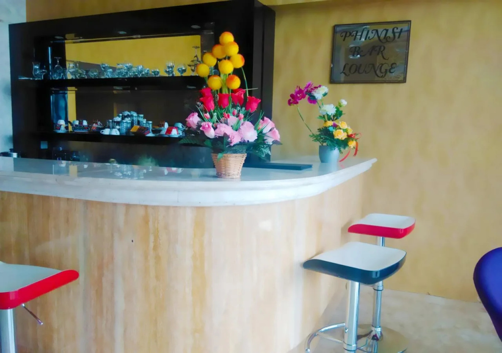 Travellers Hotel Phinisi