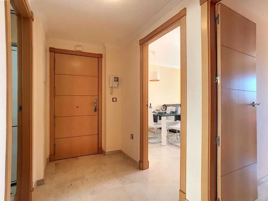 2239-Lovely 2 bedrooms with pool and paddle court
